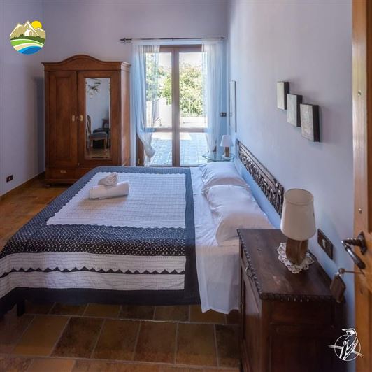 Image No.38-10 Bed Country House for sale