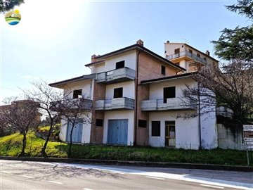 1 - Castilenti, Villa