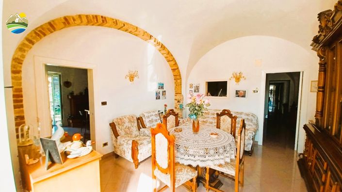 Image No.2-2 Bed Townhouse for sale