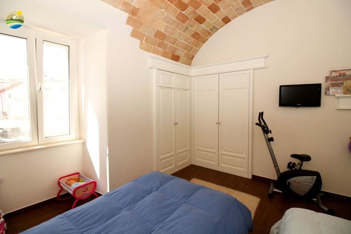 Image No.20-2 Bed Apartment for sale