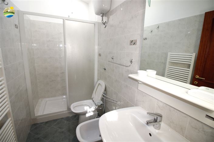 Image No.16-3 Bed Townhouse for sale