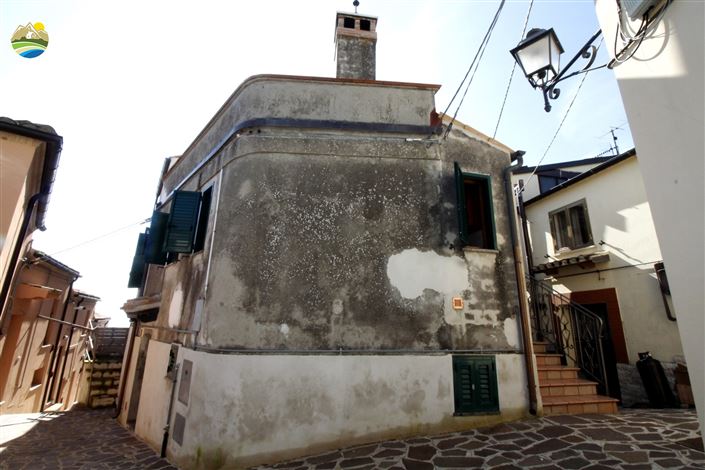 Image No.24-3 Bed Townhouse for sale