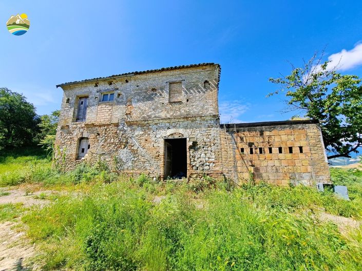 Image No.2-Maison de campagne de 3 chambres à vendre à Penne