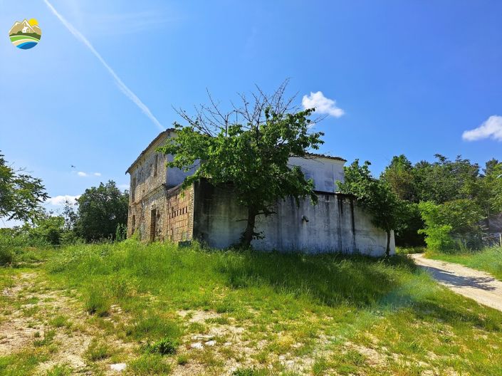 Image No.6-Maison de campagne de 3 chambres à vendre à Penne