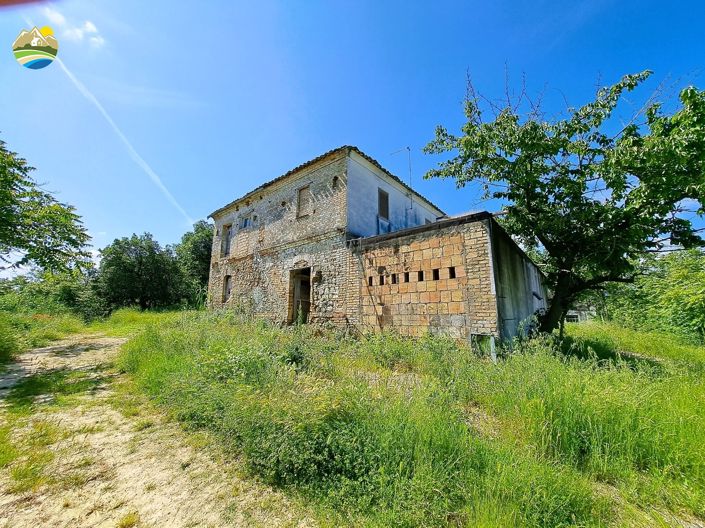 Image No.7-Maison de campagne de 3 chambres à vendre à Penne