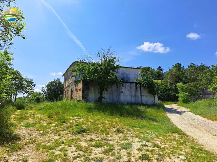 Image No.9-Maison de campagne de 3 chambres à vendre à Penne