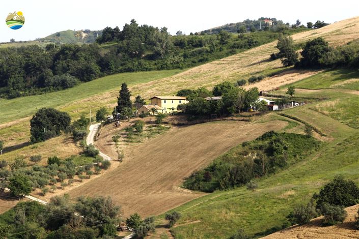 Image No.1-4 Bed Country House for sale