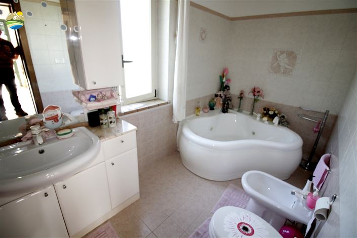 Image No.16-4 Bed Country House for sale