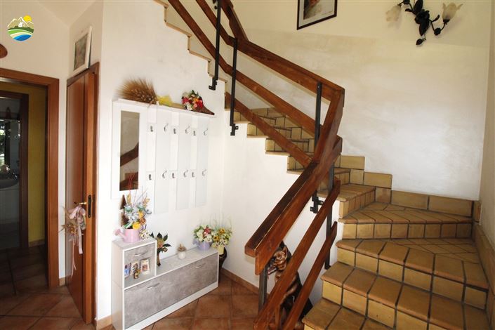 Image No.17-4 Bed Country House for sale