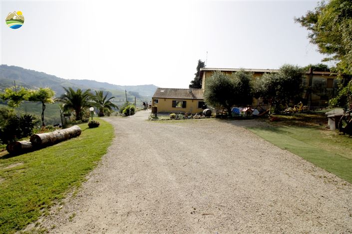 Image No.27-4 Bed Country House for sale