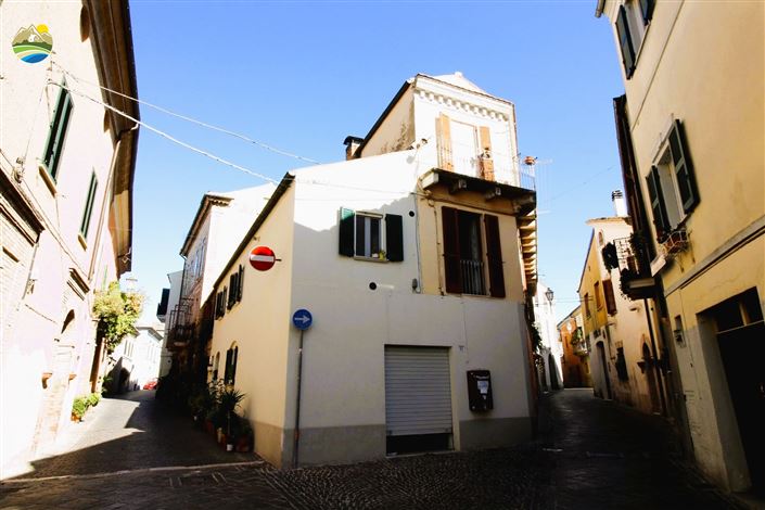 Image No.1-Maison de ville de 3 chambres à vendre à Atri