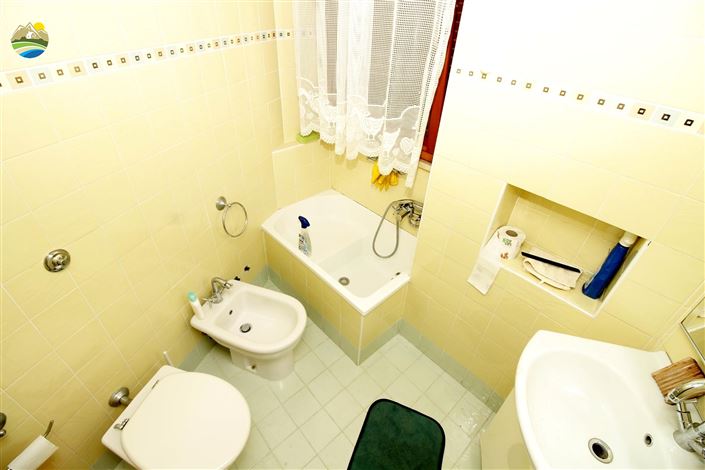 Image No.15-3 Bed Townhouse for sale