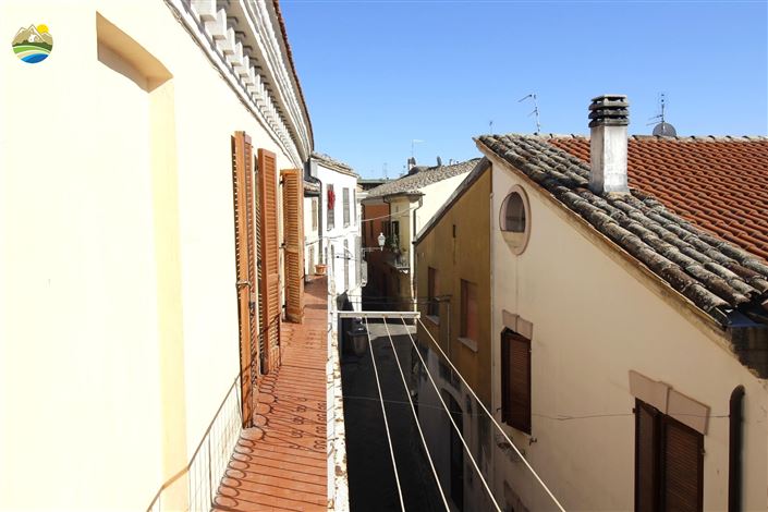 Image No.22-3 Bed Townhouse for sale