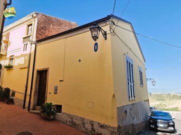1 - Collecorvino, Maison de ville