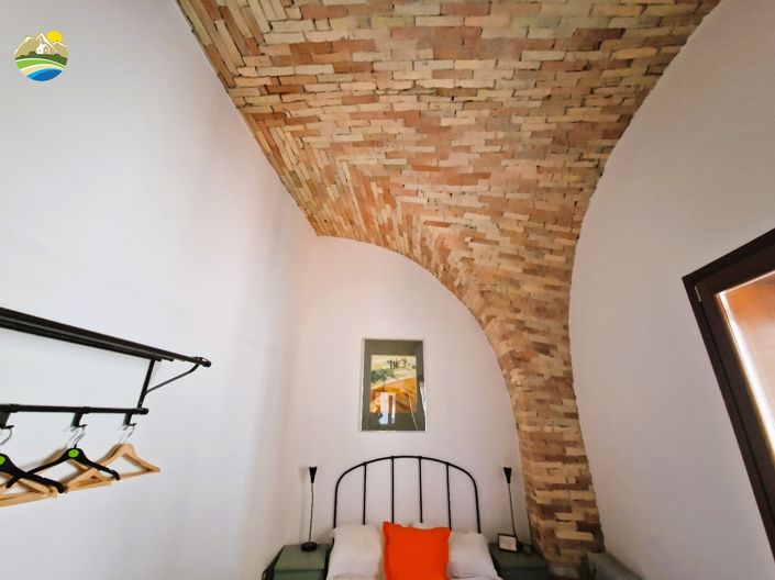 Image No.11-2 Bed Townhouse for sale