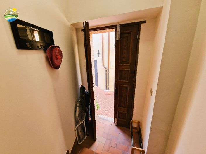 Image No.18-2 Bed Townhouse for sale