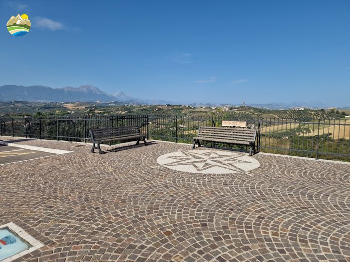 Image No.25-2 Bed Townhouse for sale