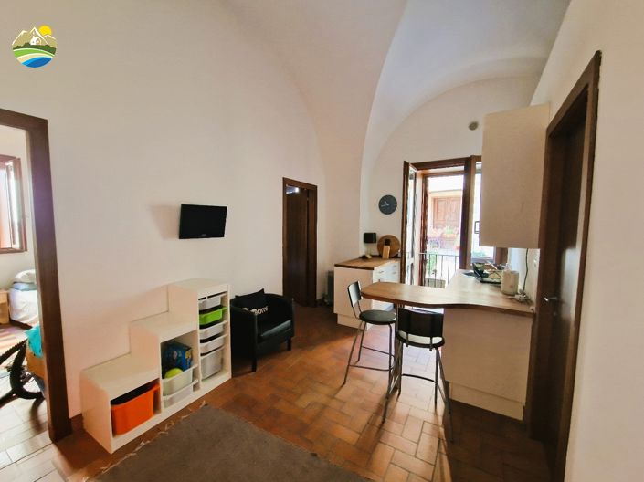 Image No.8-2 Bed Townhouse for sale