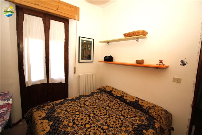 Image No.15-4 Bed Country House for sale