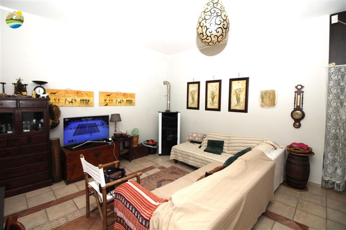 Image No.17-4 Bed Country House for sale