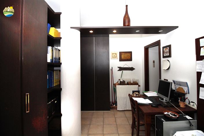 Image No.18-4 Bed Country House for sale