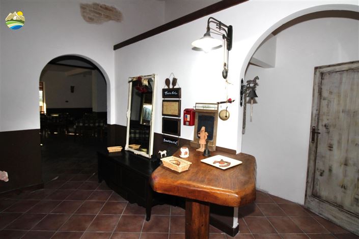 Image No.28-4 Bed Country House for sale