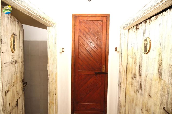 Image No.30-4 Bed Country House for sale