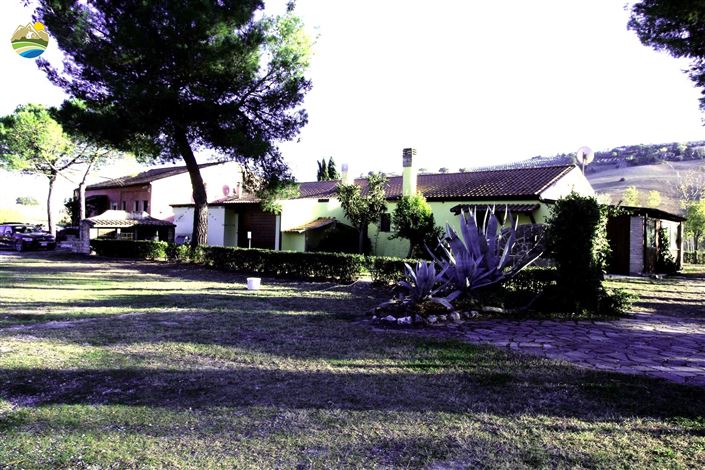 Image No.5-4 Bed Country House for sale