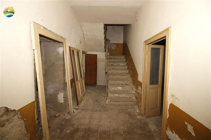 Image No.8-2 Bed Townhouse for sale