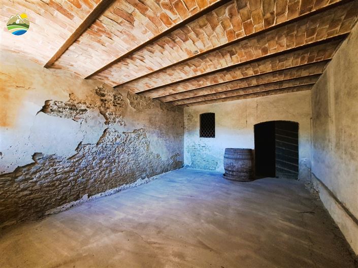 Image No.17-4 Bed Property for sale