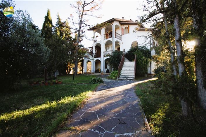 Image No.1-Villa de 8 chambres à vendre à Castilenti