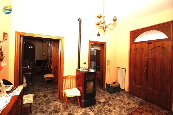 Image No.16-8 Bed Villa for sale