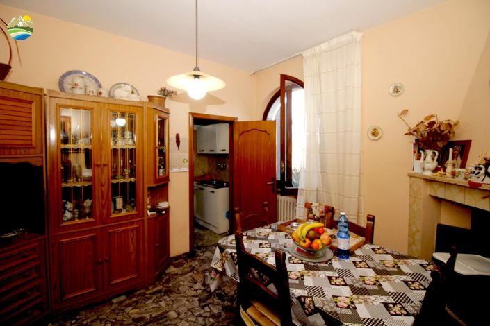 Image No.17-8 Bed Villa for sale