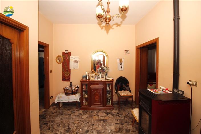 Image No.20-8 Bed Villa for sale