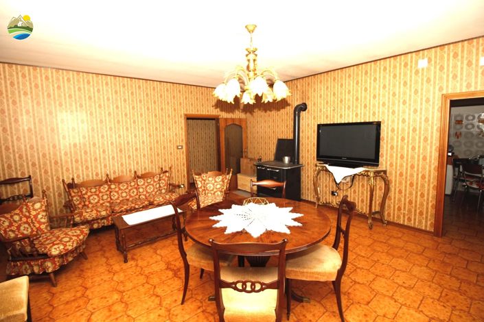 Image No.28-8 Bed Villa for sale