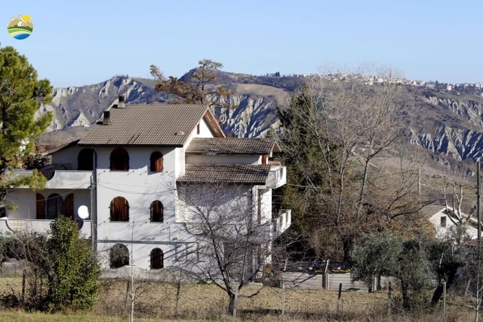 Image No.45-8 Bed Villa for sale