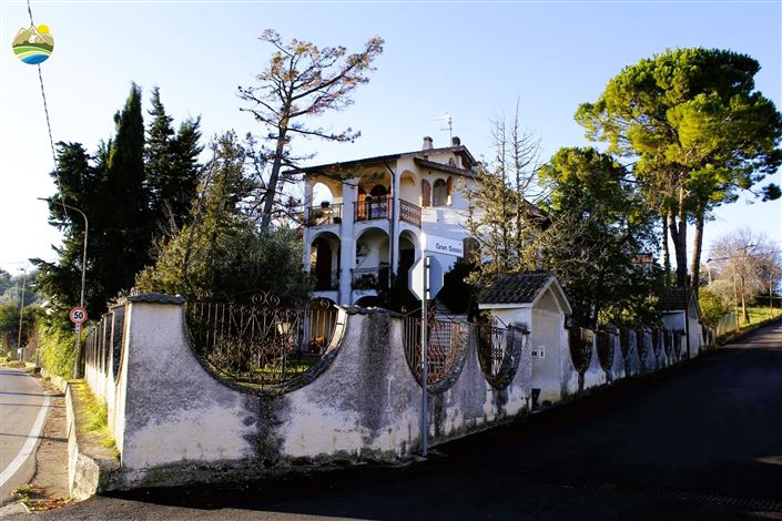 Image No.7-8 Bed Villa for sale