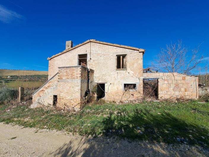 Image No.4-4 Bed Country House for sale