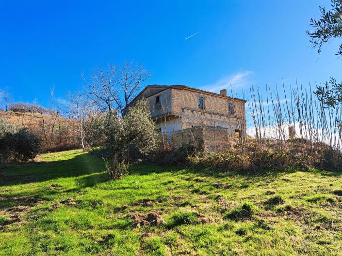 Image No.8-4 Bed Country House for sale