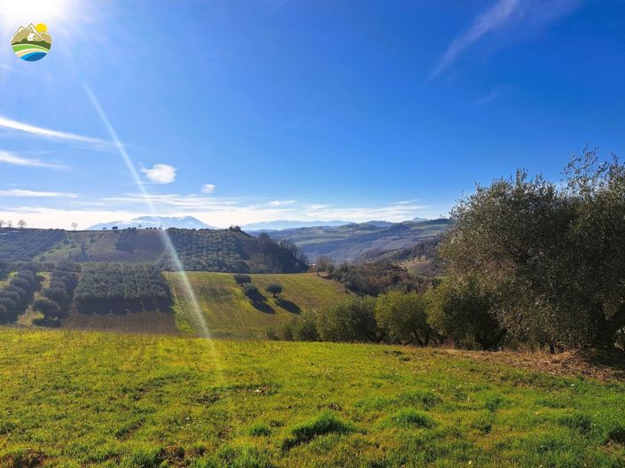 Image No.13-Maison de campagne de 4 chambres à vendre à Castilenti