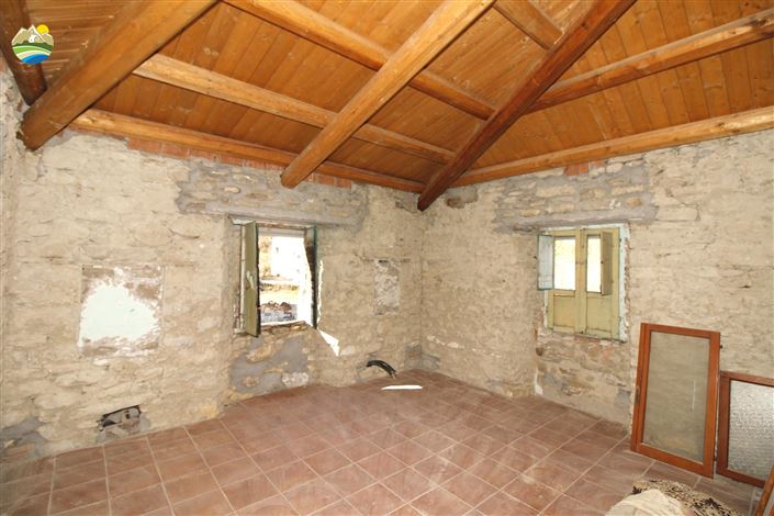 Image No.3-2 Bed Country House for sale