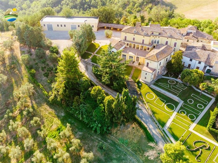 Image No.13-11 Bed Villa for sale