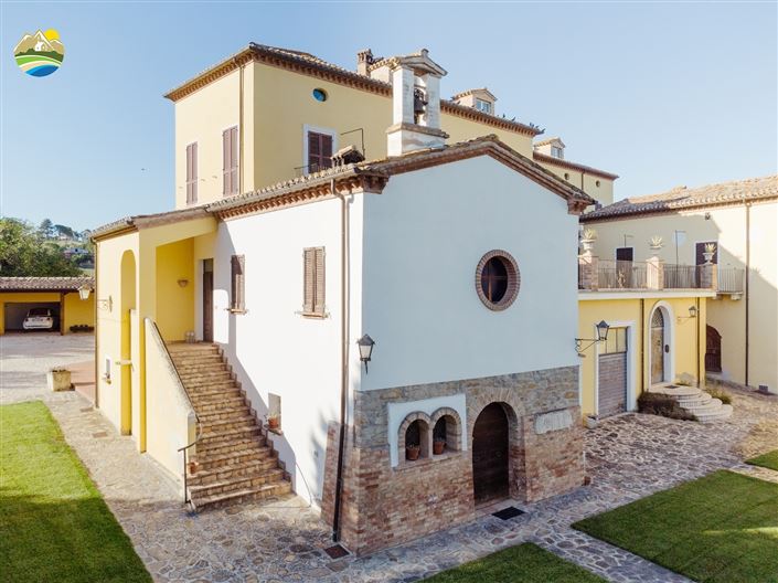 Image No.4-11 Bed Villa for sale