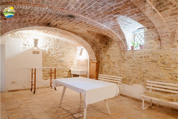 Image No.42-11 Bed Villa for sale