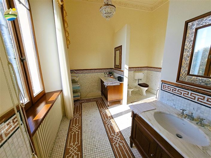 Image No.23-10 Bed Villa for sale