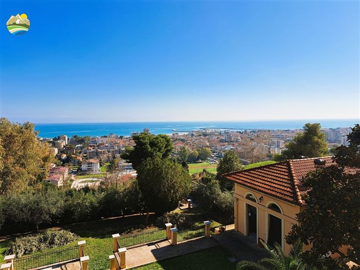 Image No.30-10 Bed Villa for sale