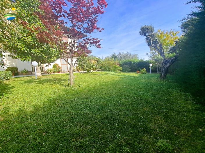 Image No.11-3 Bed Country House for sale