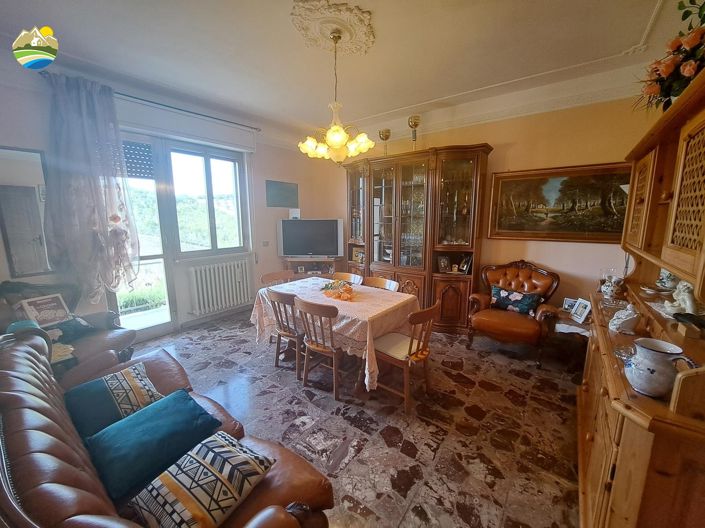 Image No.20-3 Bed Country House for sale