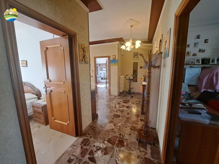 Image No.28-3 Bed Country House for sale