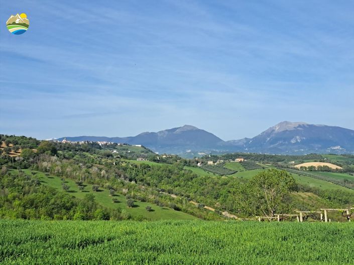 Image No.29-3 Bed Country House for sale